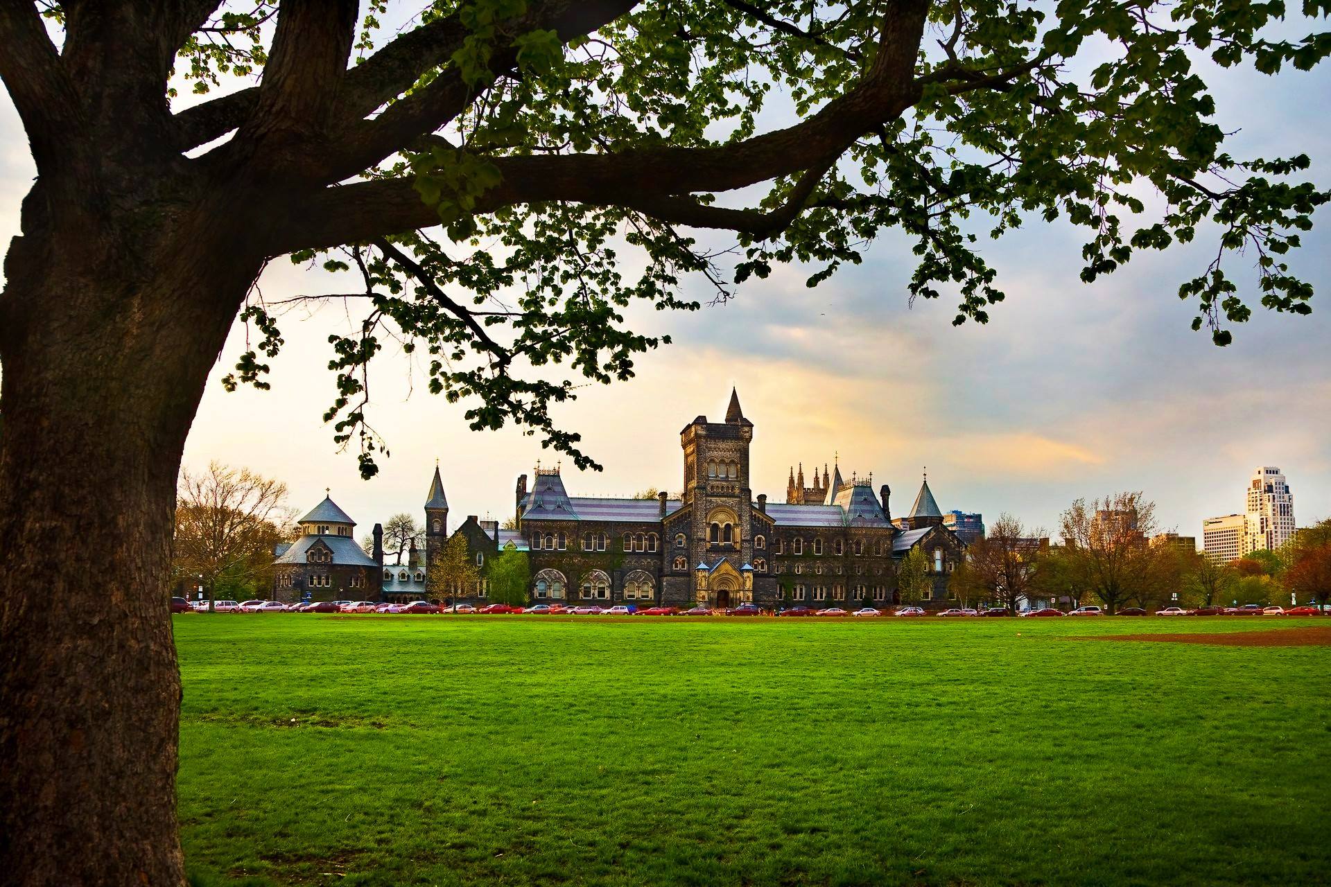 加拿大大学选择必读：非典型渥太华大学介绍 – 加拿大留学和移民服务中心